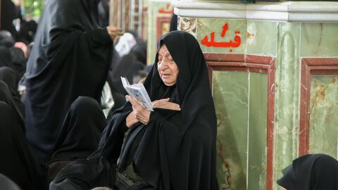 تصاویر /برگزاری دعای پرفیض عرفه درکنار مضجع شریف هلال بن علی (ع)