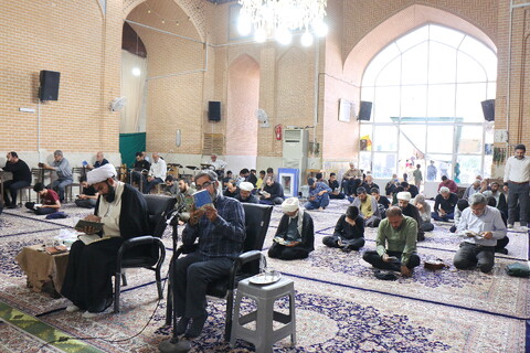 تصاویر/ قرائت دعای عرفه در مساجد استان قم