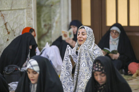 تصاویر| برگزاری دعای عرفه در حرم مطهر سیدعلاالدین حسین(ع)