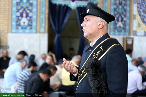 آلاف المؤمنين يشاركون في قراءة دعاء عرفة بالمسجد المقدس في جمكران