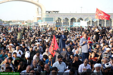 آلاف المؤمنين يشاركون في قراءة دعاء عرفة بالمسجد المقدس في جمكران