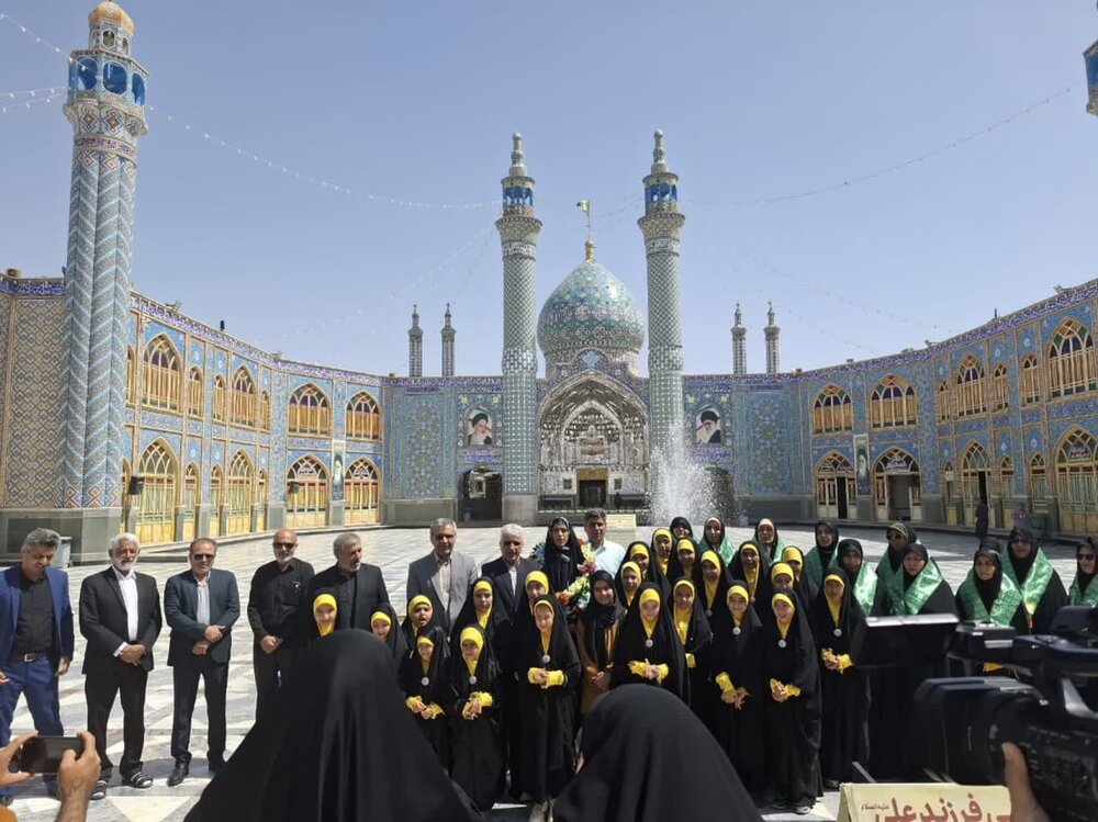 استقبال بانوان خادم حرم هلال بن علی(ع)، از دختر محجبه طلایی دومیدانی آسیا+ تصاویر