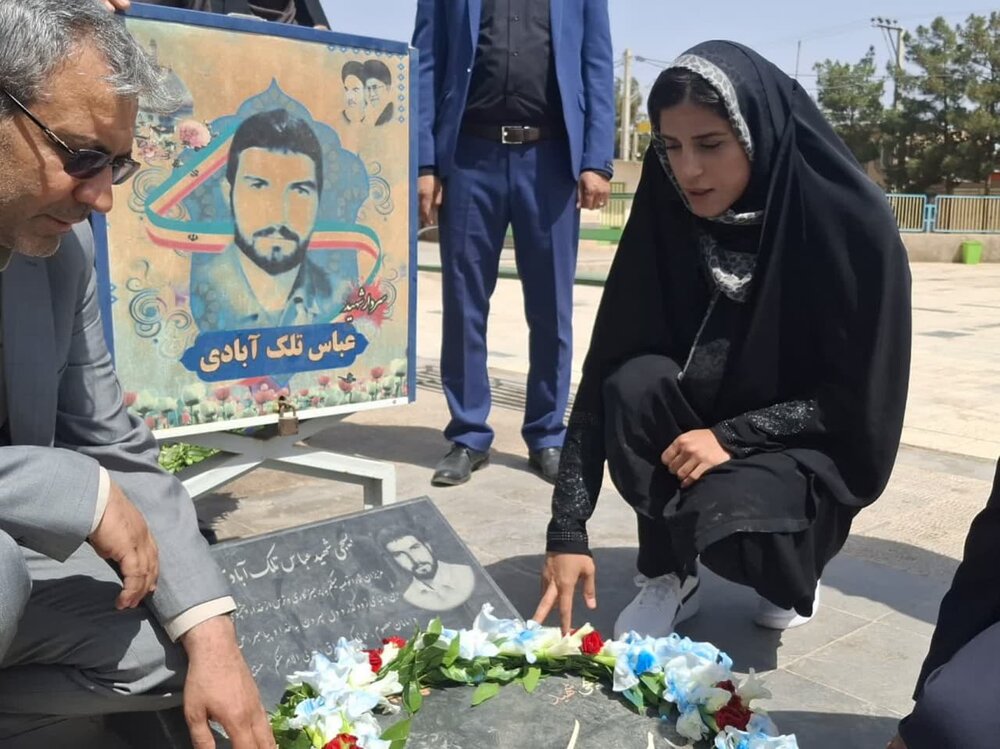 استقبال بانوان خادم حرم هلال بن علی(ع)، از دختر محجبه طلایی دومیدانی آسیا