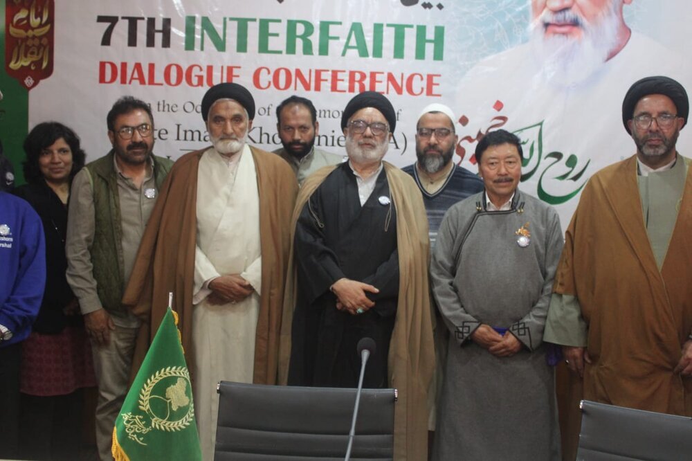 İmam Humeyni Bir Liderin Ötesinde İnsanlık için Direniş ve Adalet Sembolüydü