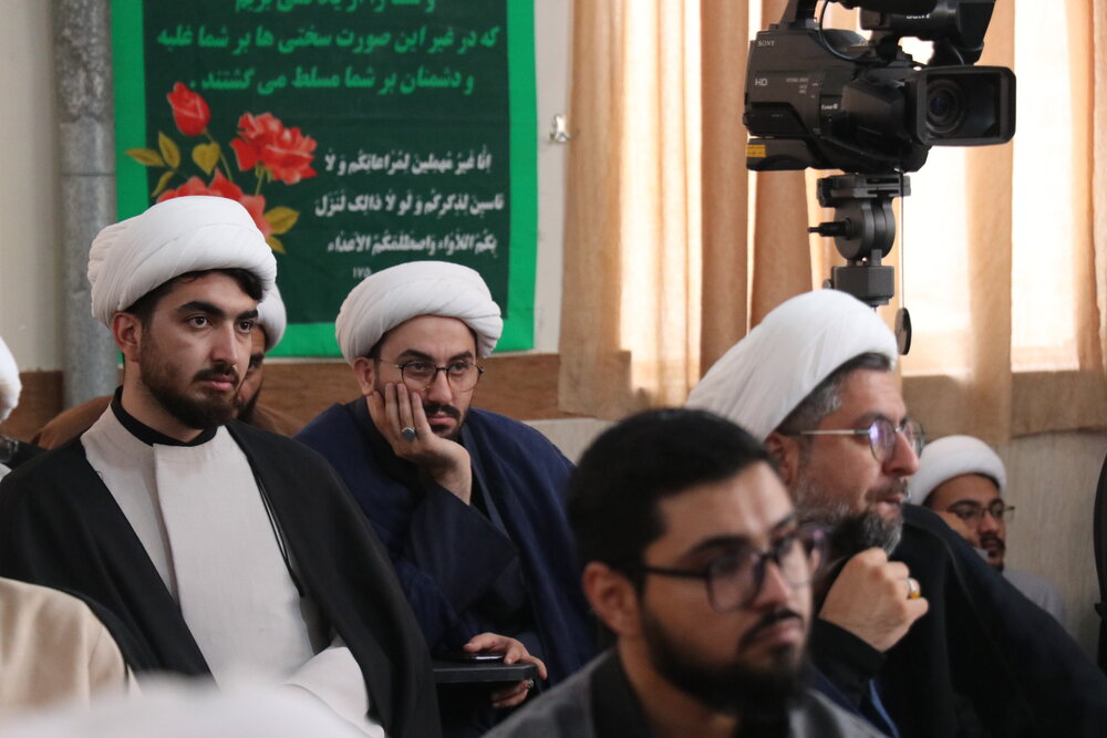 مشاور رئیسجمهور در گنبدکاووس+ عکس/ حوزه علمیه متناسب با نیازهای ۵۰ سال آینده نیروی انسانی تربیت کند