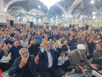 تصاویر/ دعای پرفیض عرفه در کنار مضجع شریف حضرت علی ابن باقر (ع)