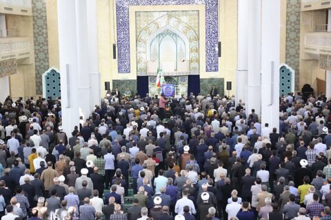 عکس/ اقامه نماز عید قربان در زنجان