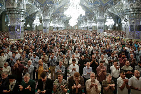 تصاویر/ اقامه نماز عید قربان در حرم مطهر رضوی