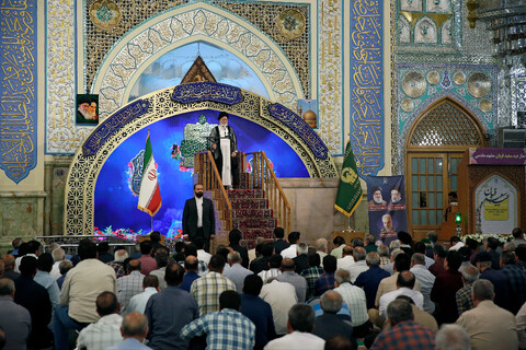 تصاویر/ اقامه نماز عید قربان در حرم مطهر رضوی