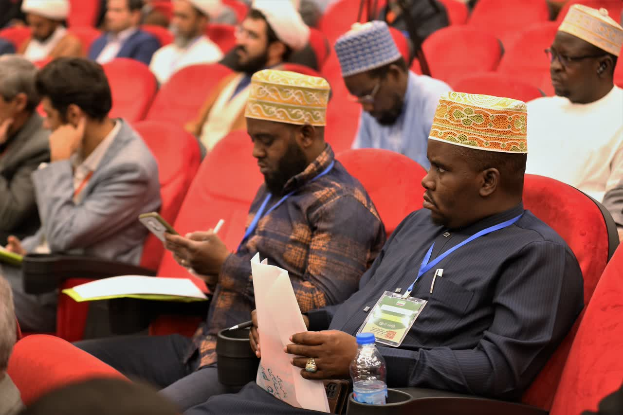 چهارمین همایش بینالمللی معرفت و رسالت حسینی برگزار شد + عکس