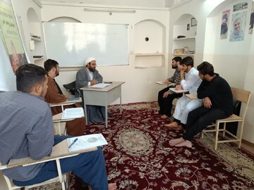 دوره آموزش آشنایی طب اسلامی در آران و بیدگل برگزار شد+ عکس
