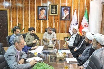 نشست مدیران مراکز حوزوی استان سمنان با استاندار و مسئولان سازمان مدیریت و برنامه‌ریزی استان + عکس