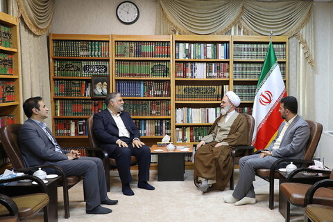 تصاویر/ دیدار شهردار قم با آیت الله اعرافی