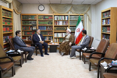 تصاویر/ دیدار شهردار قم با آیت الله اعرافی