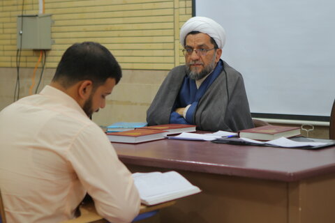برگزاری امتحان شفاهی در مدرسه آیت الله آخوند (ره)