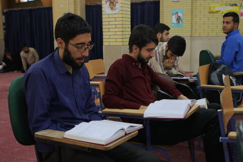 برگزاری امتحان شفاهی در مدرسه آیت الله آخوند (ره)