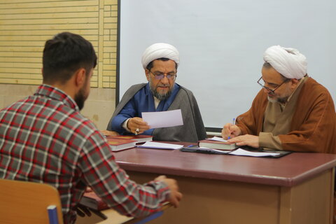 برگزاری امتحان شفاهی در مدرسه آیت الله آخوند (ره)