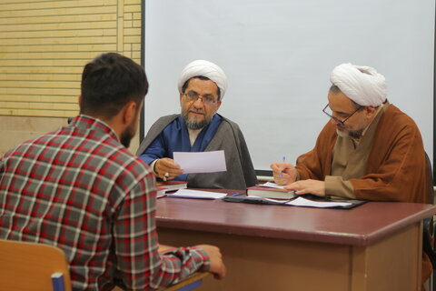 برگزاری امتحان شفاهی در مدرسه آیت الله آخوند (ره)