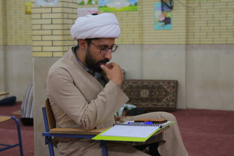 برگزاری امتحان شفاهی در مدرسه آیت الله آخوند (ره)