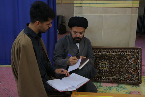 برگزاری امتحان شفاهی در مدرسه آیت الله آخوند (ره)