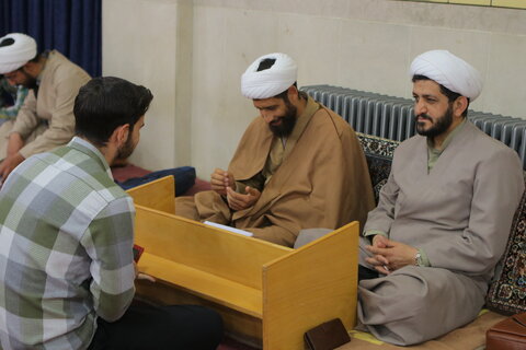 برگزاری امتحان شفاهی در مدرسه آیت الله آخوند (ره)