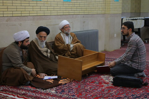 برگزاری امتحان شفاهی در مدرسه آیت الله آخوند (ره)