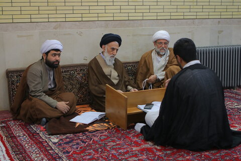 برگزاری امتحان شفاهی در مدرسه آیت الله آخوند (ره)