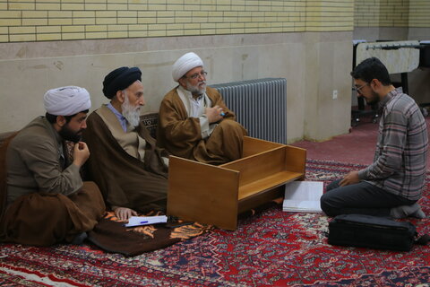 برگزاری امتحان شفاهی در مدرسه آیت الله آخوند (ره)