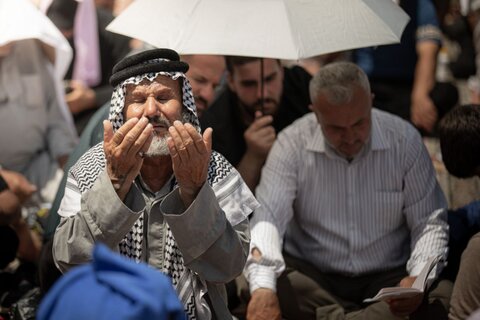أجواء روحانية إيمانية في زيارة الإمام الحسين يوم عرفة