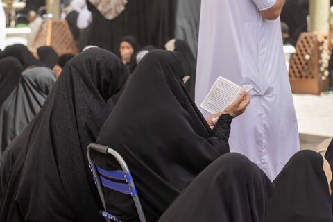 أجواء روحانية إيمانية في زيارة الإمام الحسين يوم عرفة