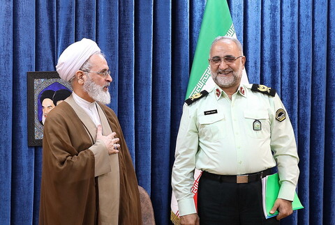 تصاویر/ دیدار فرمانده انتظامی استان قم  با آیت الله اعرافی