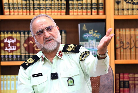 تصاویر/ دیدار فرمانده انتظامی استان قم  با آیت الله اعرافی