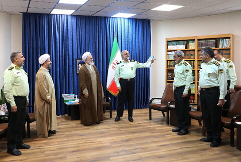 تصاویر/ دیدار فرمانده انتظامی استان قم  با آیت الله اعرافی