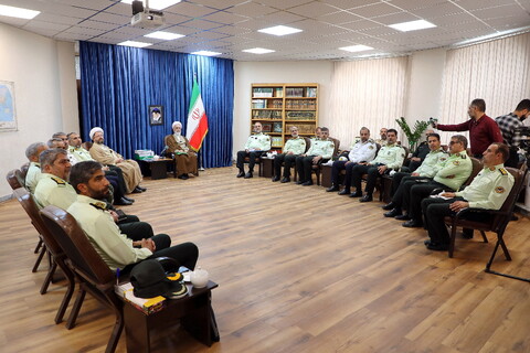 تصاویر/ دیدار فرمانده انتظامی استان قم  با آیت الله اعرافی