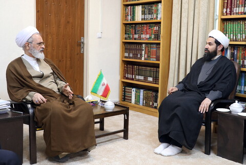 تصاویر/دیدار رئیس صندوق قرض الحسنه دفتر تبلیغات اسلامی حوزه علمیه با آیت الله اعرافی