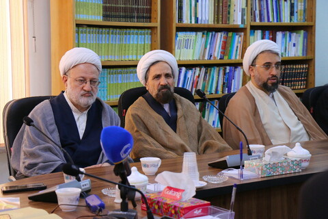 نشست رونمایی از کتاب درسی جدید حوزه علمیه با عنوان علوم قرآنی