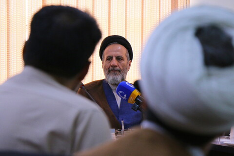 نشست رونمایی از کتاب درسی جدید حوزه علمیه با عنوان علوم قرآنی