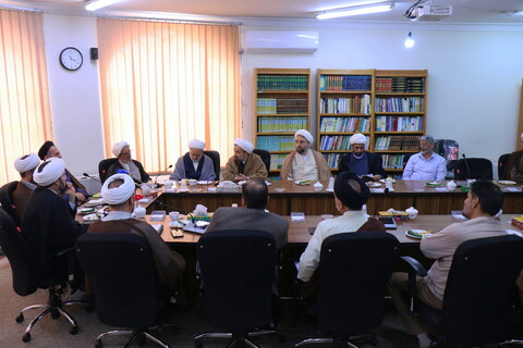 نشست رونمایی از کتاب درسی جدید حوزه علمیه با عنوان علوم قرآنی