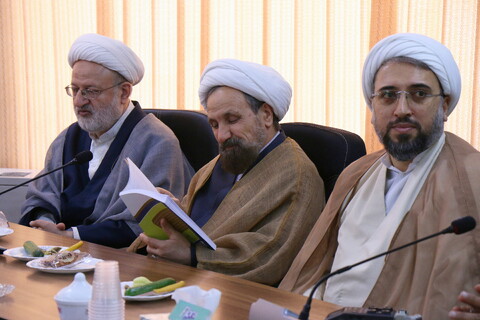 نشست رونمایی از کتاب درسی جدید حوزه علمیه با عنوان علوم قرآنی