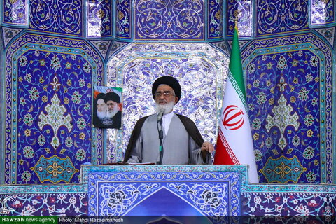 Photos / Prière de l'Aïd el-Adha à la Sainte Mosquée de Qom