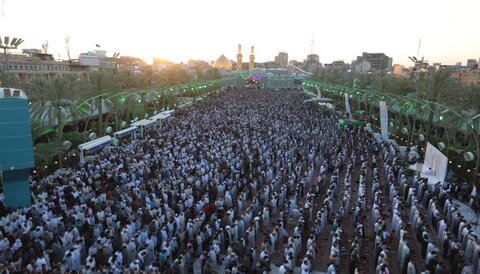 اقامه نماز عید قربان در بین الحرمین کربلای معلی