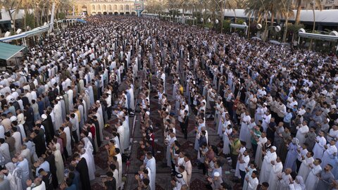 اقامه نماز عید قربان در بین الحرمین کربلای معلی