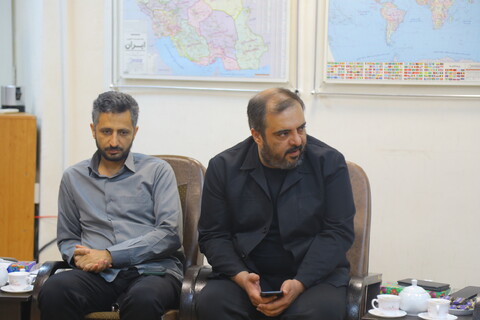 تصاویر / دیدار اعضای هیئت خادم الرضا (ع) با آیت الله اعرافی