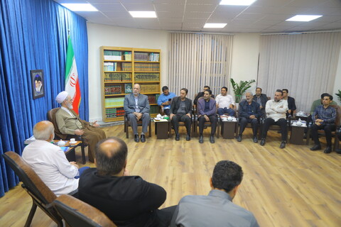 تصاویر / دیدار اعضای هیئت خادم الرضا (ع) با آیت الله اعرافی