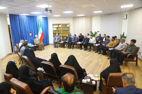 تصاویر / دیدار اعضای هیئت خادم الرضا (ع) با آیت الله اعرافی