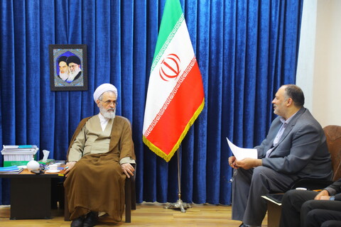 تصاویر / دیدار اعضای هیئت خادم الرضا (ع) با آیت الله اعرافی