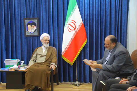 تصاویر / دیدار اعضای هیئت خادم الرضا (ع) با آیت الله اعرافی