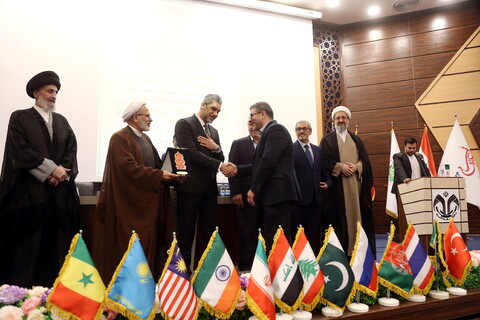 تصاویر/ چهارمین همایش بین‌المللی معرفت و رسالت حسینی