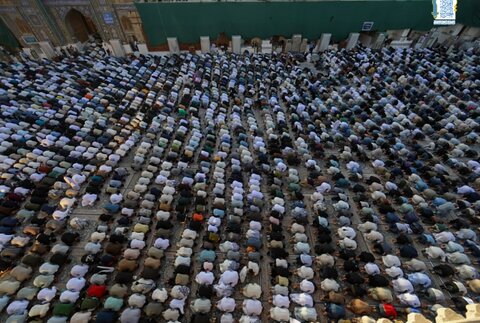 برگزاری نماز عید قربان در حرم امامین کاظمین (علیهما السلام)