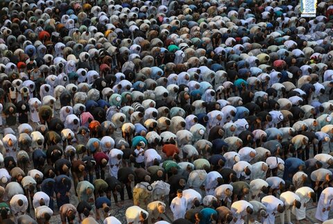 برگزاری نماز عید قربان در حرم امامین کاظمین (علیهما السلام)